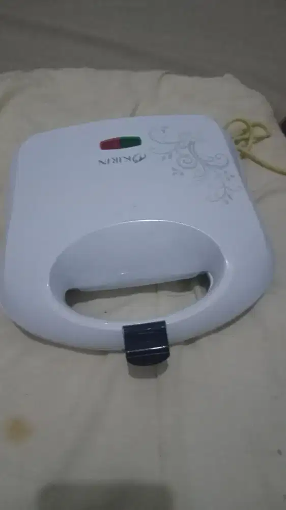 Pemanggang Roti (Toaster) Kirin Putih Bekas Roti Jarang Dipakai Bagus