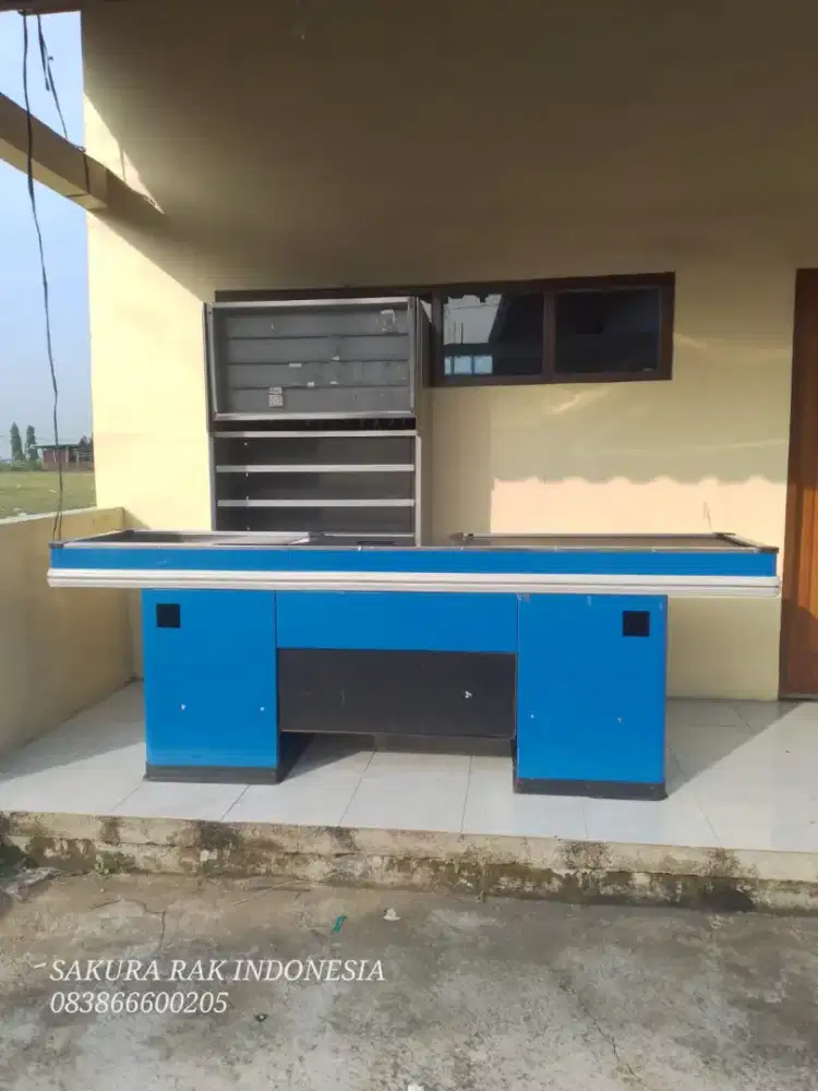 MEJA KASIR DAN BACKWALL BEKAS
