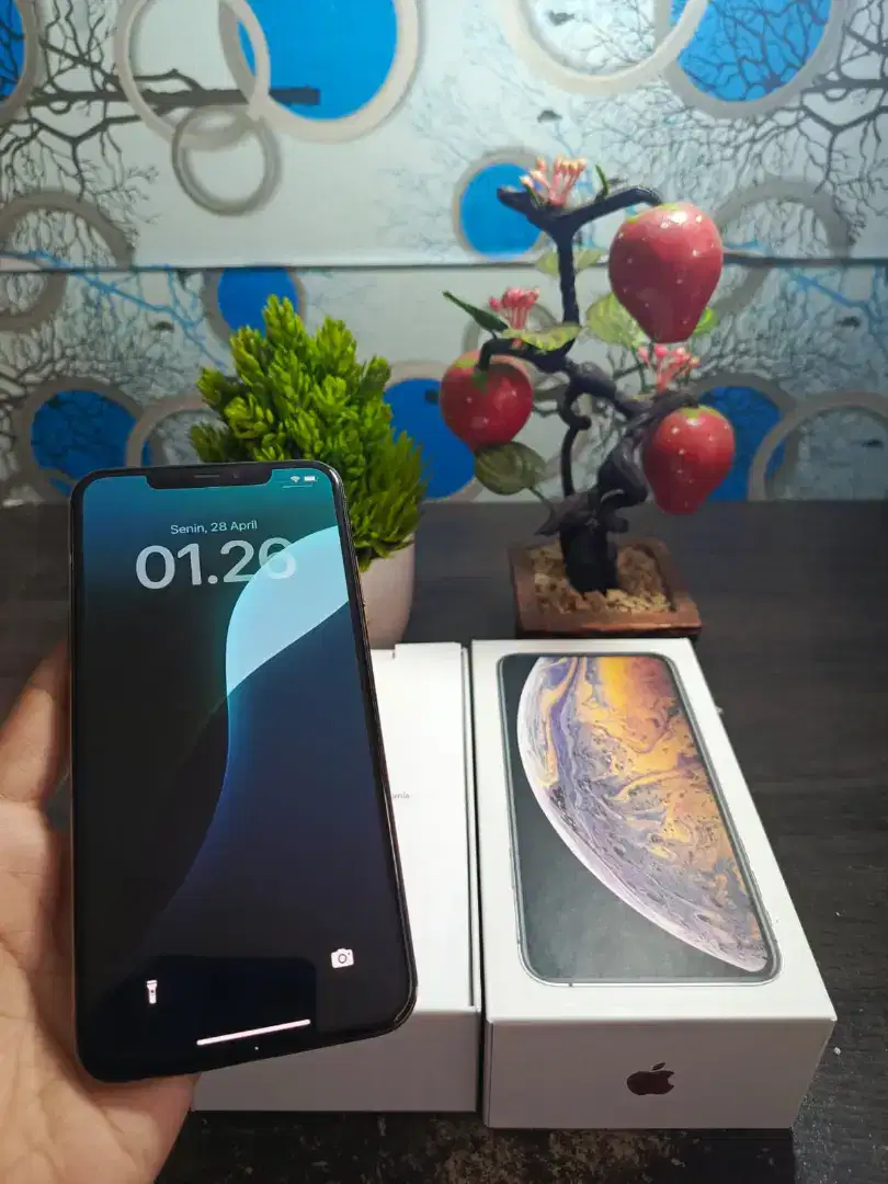 IPHONE XS MAX 256GB ORIGINAL MULUS NOMINUS LIKE NEW FULLSHET 

ALL OPE
