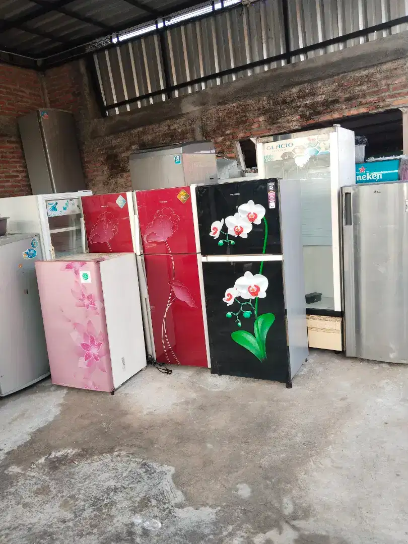 Terima borongan elektronik bekas/rusak: AC, kulkas, freezer, showcase