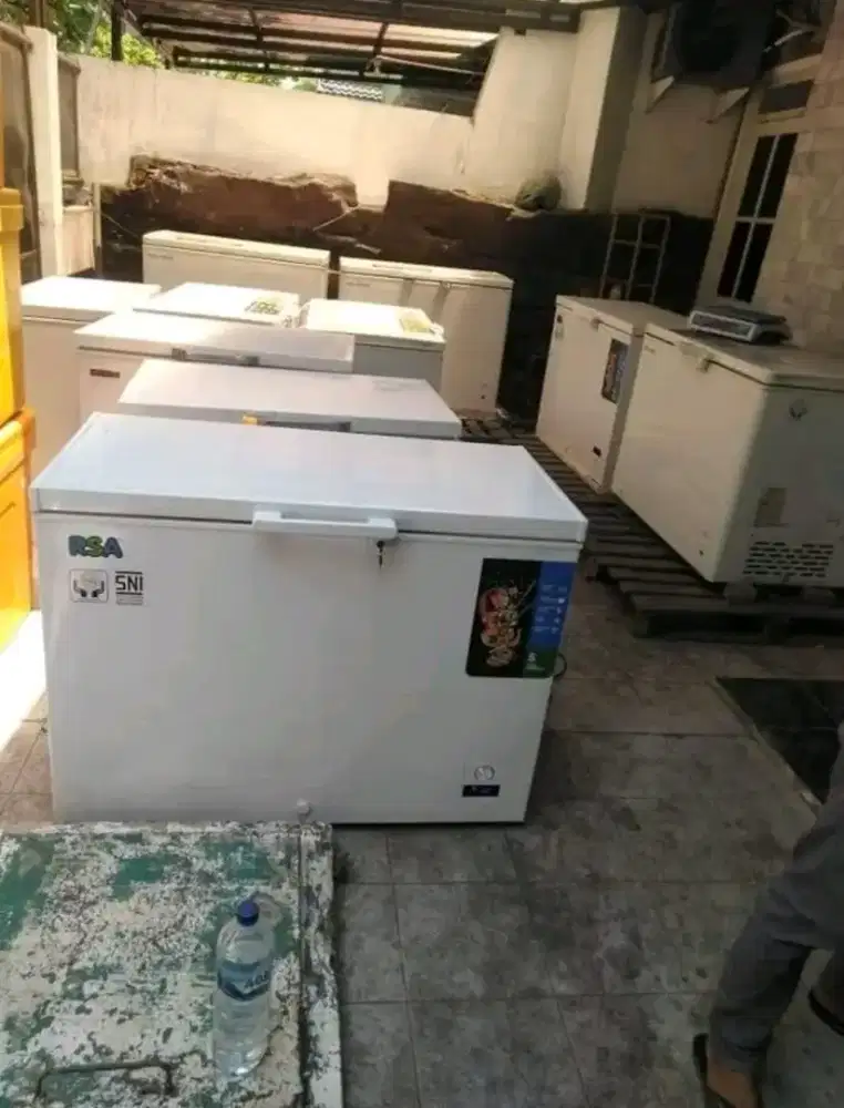 Terima borongan elektronik bekas/rusak: AC, kulkas, freezer, showcase