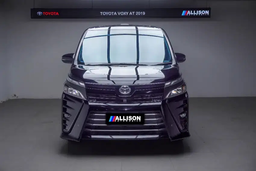 Toyota Voxy 2.0  AT Tahun 2019 Low KM