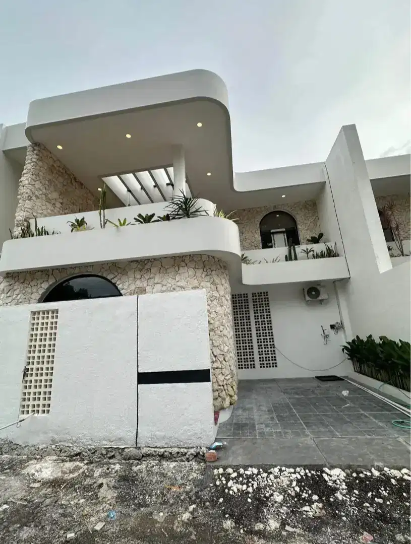 Jual villa baru lantai 2 di area Kuwum Kerobokan Canggu Badung Bali
