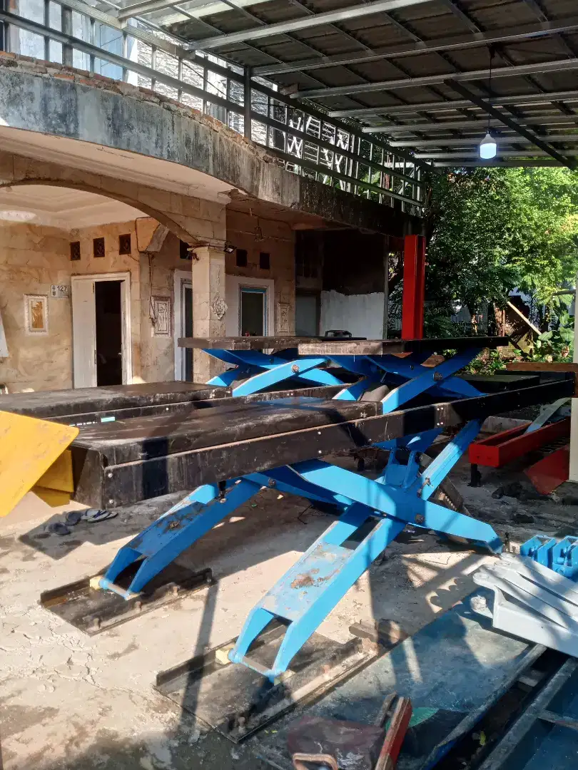 Scissor lift bekas