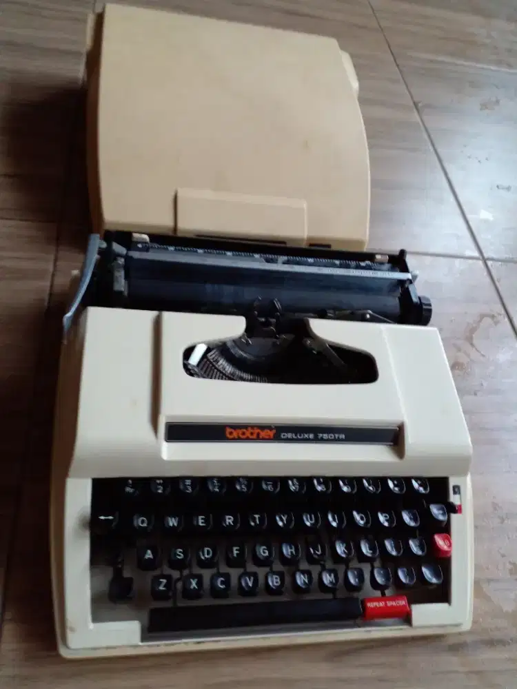 Mesin tik brother deluxe japan