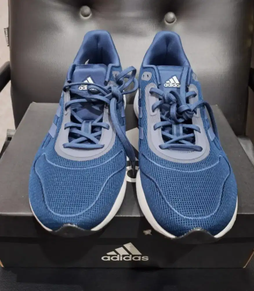 Sepatu adidas original size 44