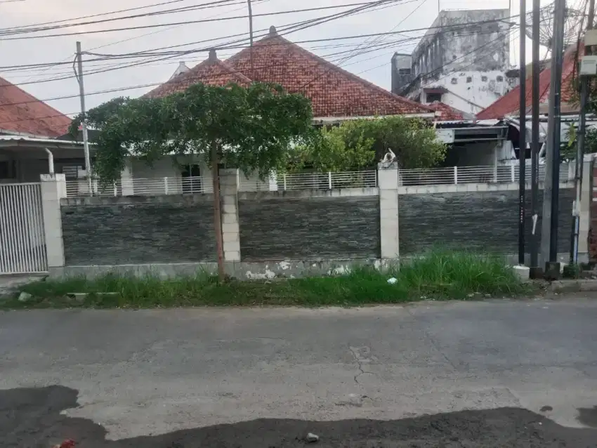 Dijual rumah tua terawat jl telasih tengah kota dekat Grand city