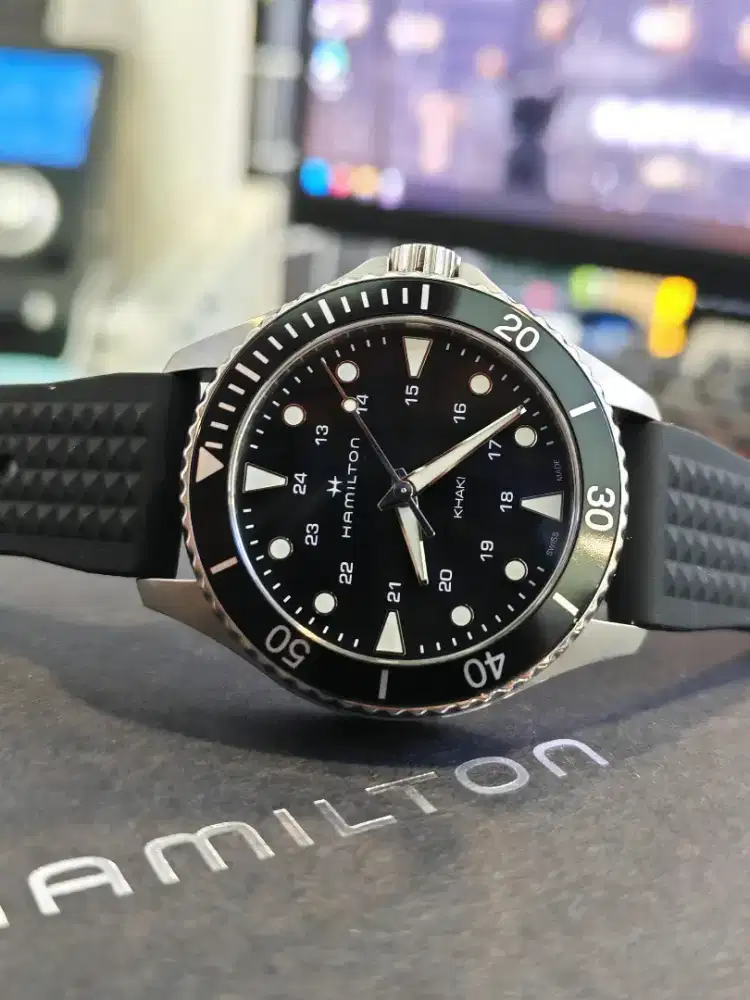 Hamilton Khaki Scuba 37mm Quartz