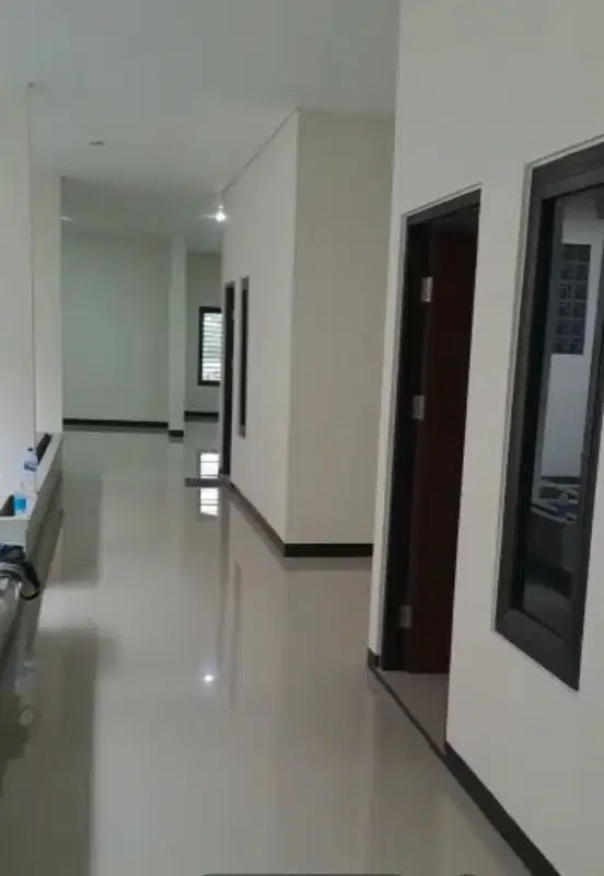 Tempat usaha pinggir jalan raya
