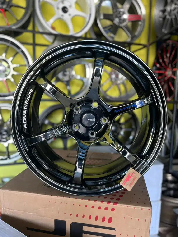 VELG ADVAN RGD2 BLACK CHROME R18*8,5 H5*114 INNOVA,CRV,ALPHARD,HARIER