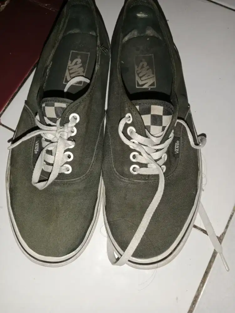 Sepatu van auhetic original  no 42