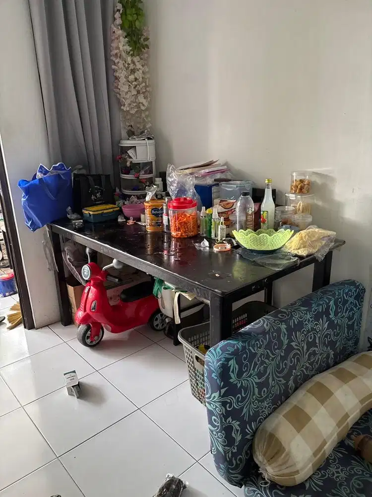 Di jual meja besar 350 nego