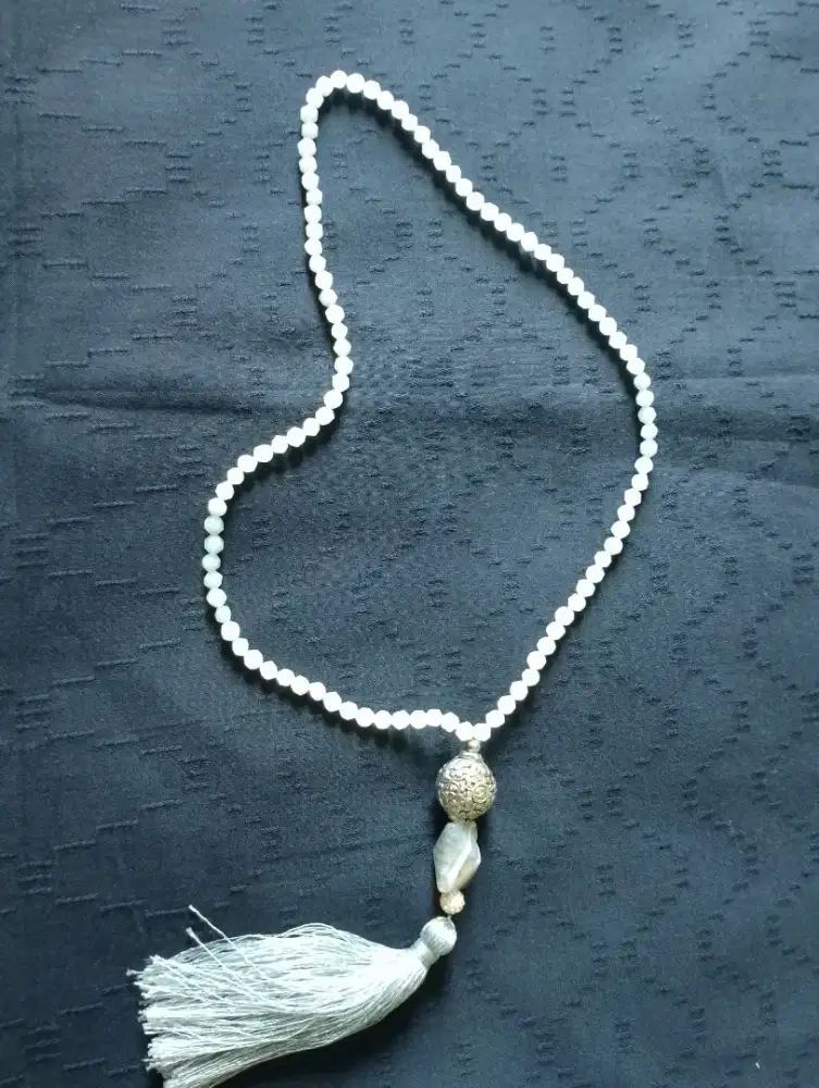 Kalung Liontin Batu Antik Abu