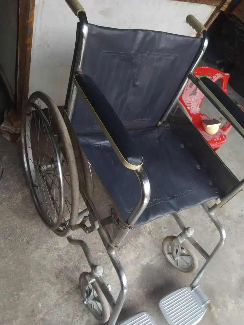 Kursi roda untuk org sakit
