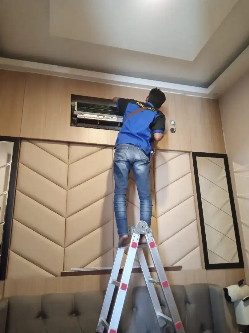 Jasa AC panggilan netes air / Cuci AC ke rumah