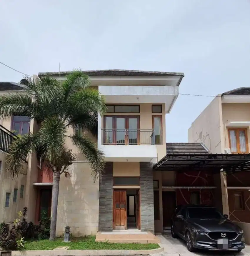 Rumah mewah di perumahan cluster elite colomadu