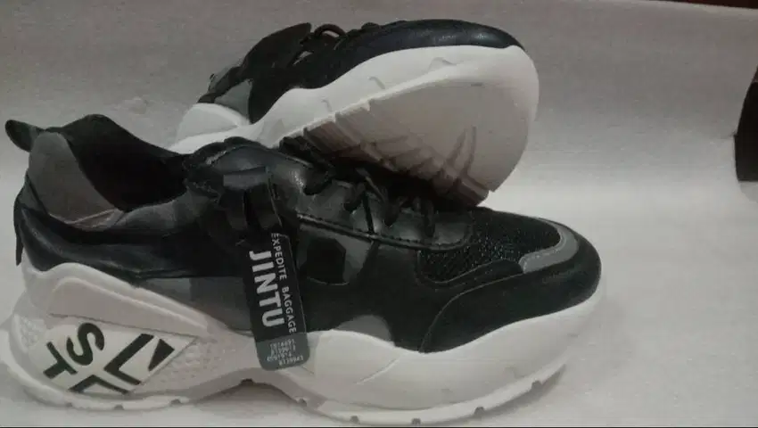 Sepatu jogging & Santai