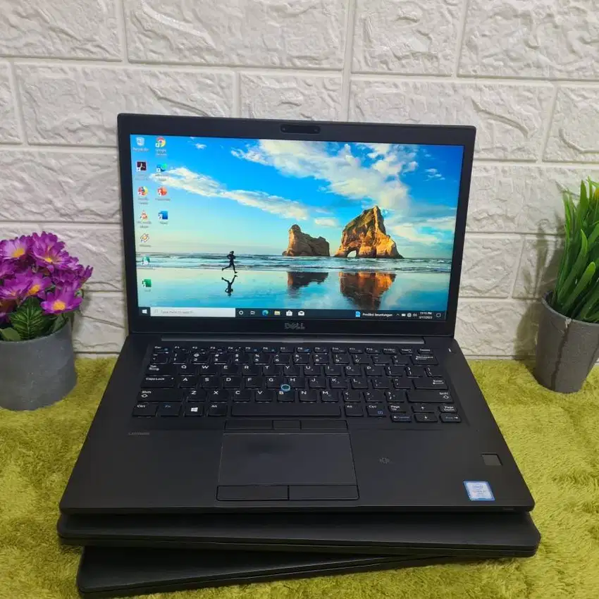 DELL 7480 core i7 gen 7 Ram 8GB/SSD 256GB D-WC
