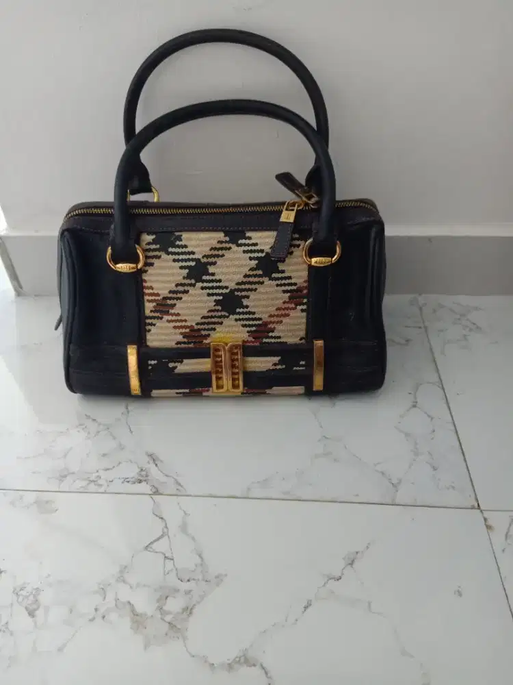 Handbag DAKS, kulit asli