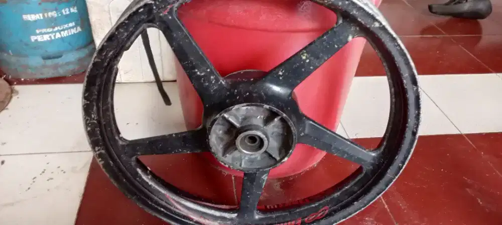 Velg belakang scorpio UK. 18