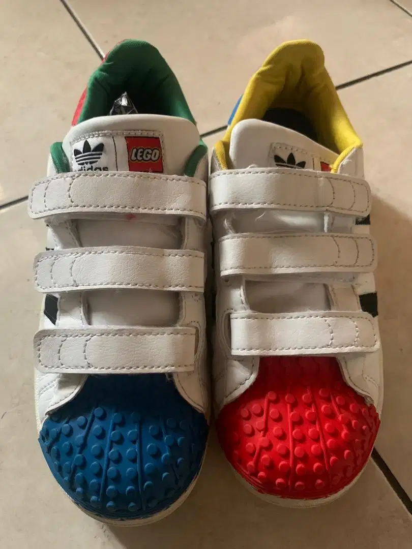 Adidas superstar x Lego