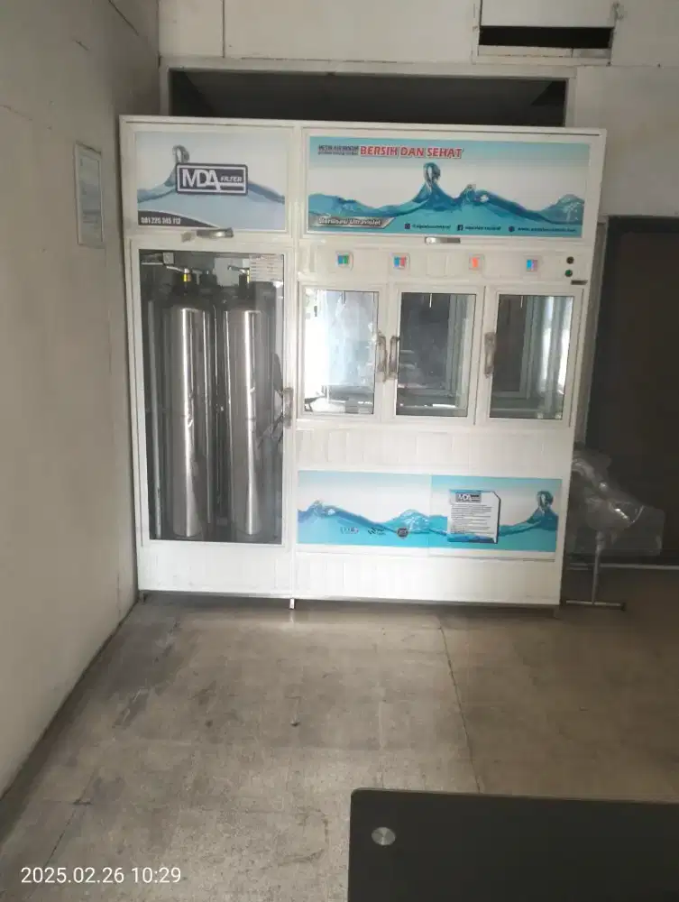 Usaha air minum isi ulang