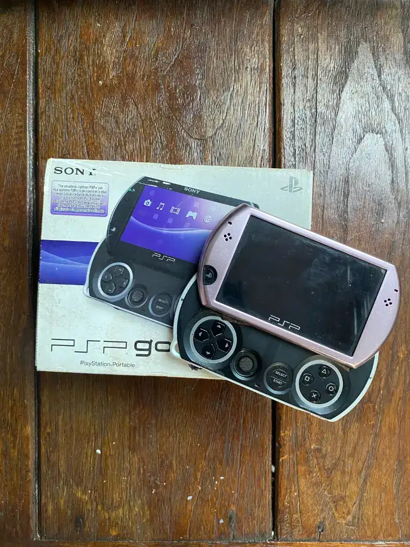 PSP Go Original Mulus Lengkap Box (Tanpa Charger)