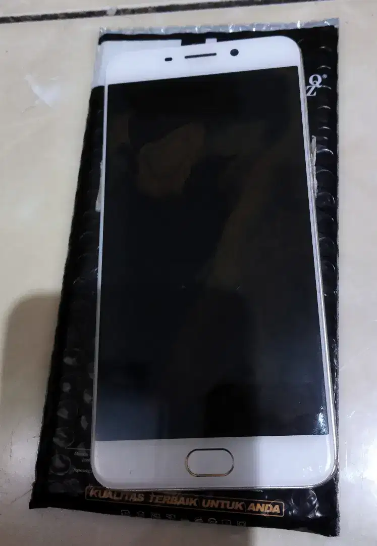 Oppo F1 plus R9