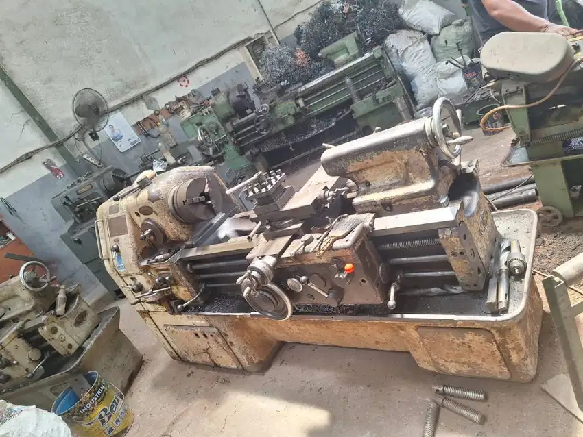 OPERATOR  MESIN BUBUT