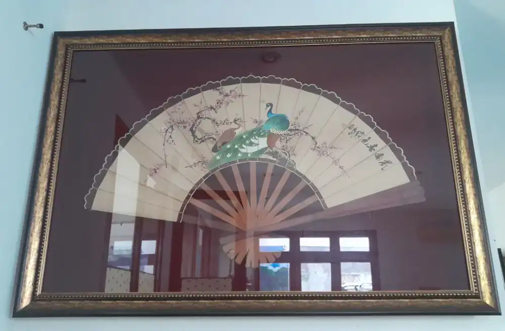 Kipas China dalam pigura kaca