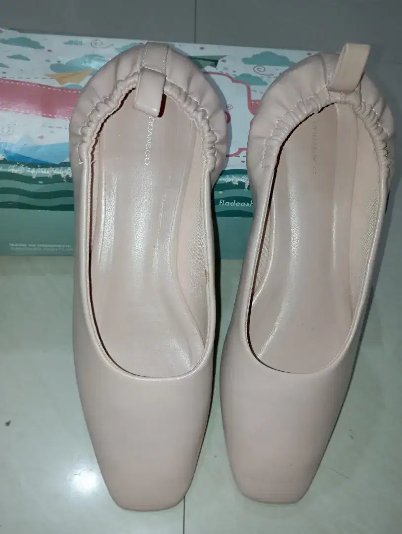 Sepatu Light Pink