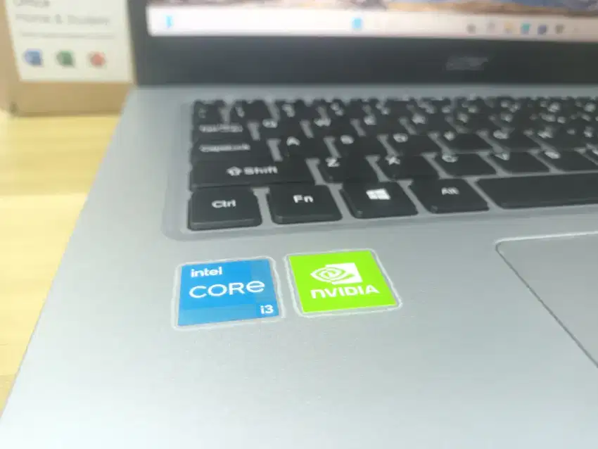 Acer Aspire 5 A514. Core i3 gen 11. Vga Geforce mx350 2gb. Ram 8gb. Ss