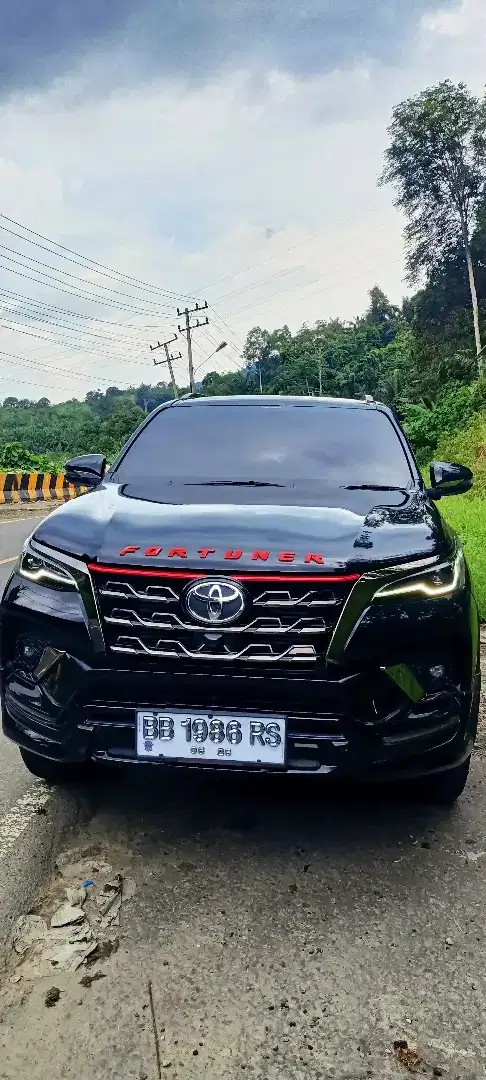 Toyota Fortuner 4 x 2 VRZ TRD TAHUN 2021
