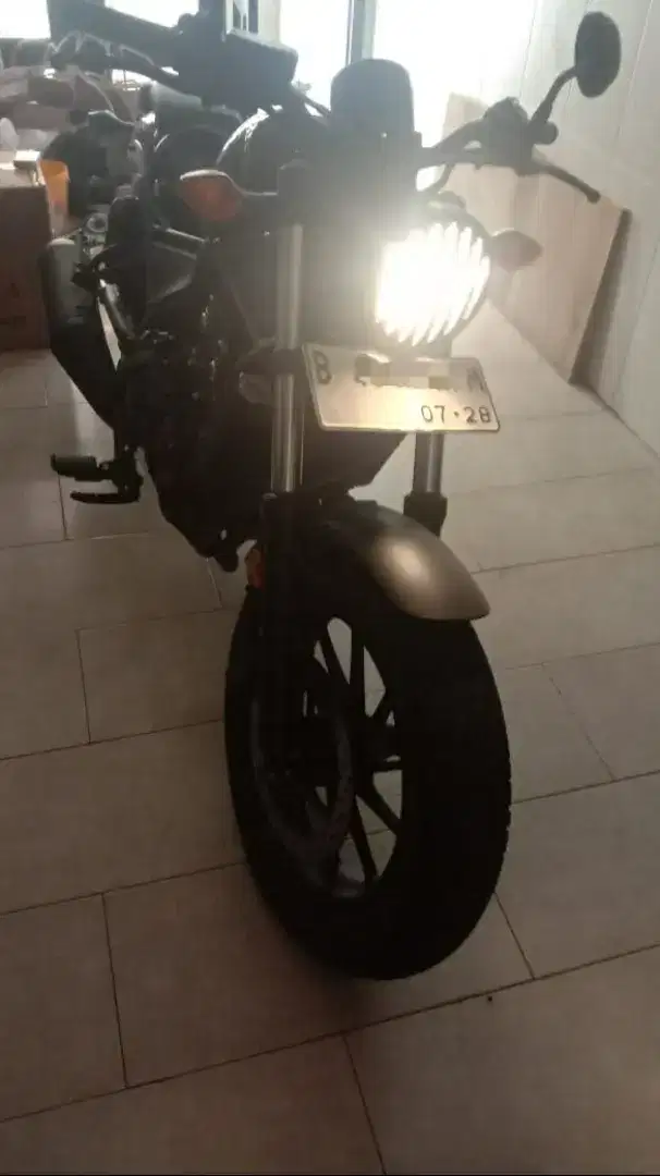 Honda CMX 500 REBEL, Warna Hitam