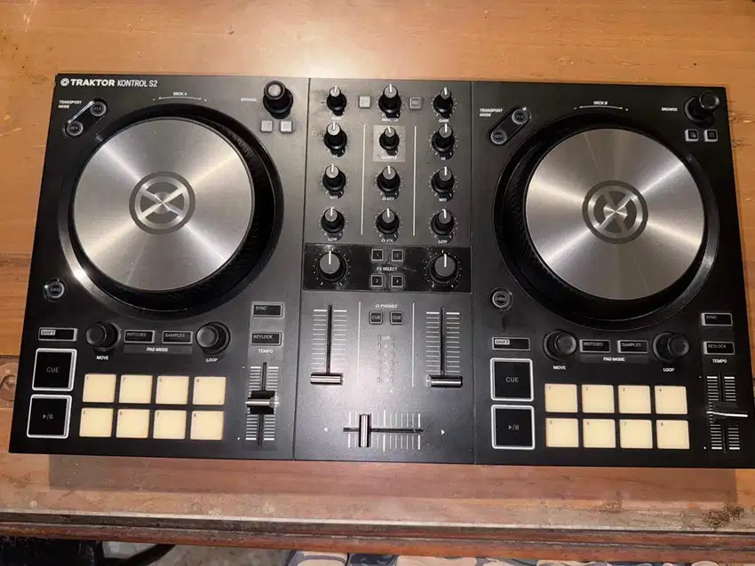 TRAKTOR DJ S2 MK3