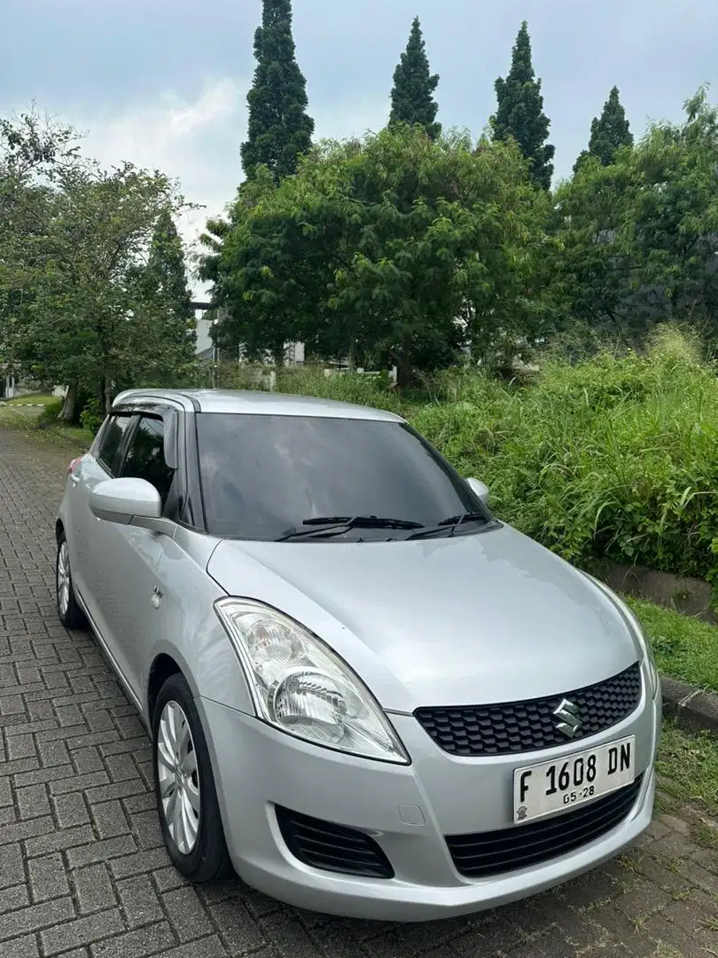 Suzuki swift gl matic 2012
