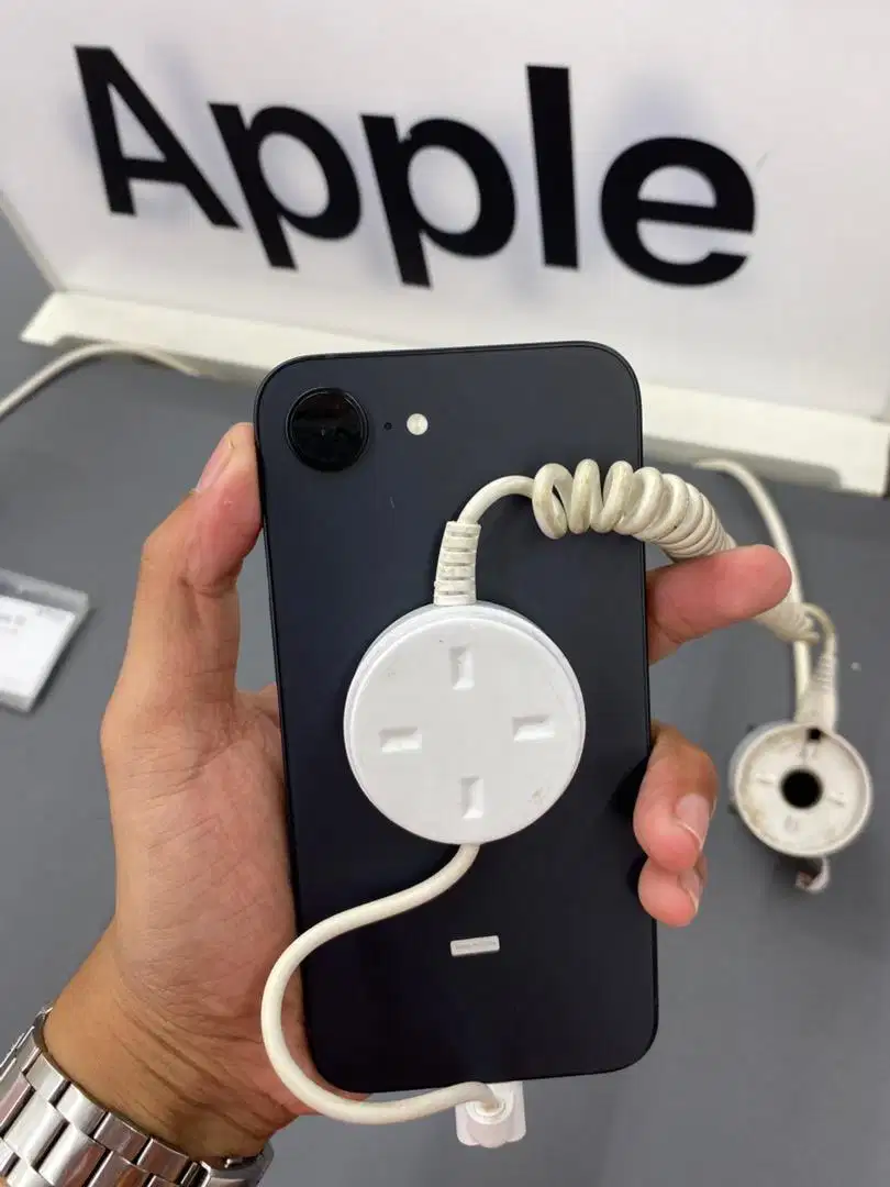 IPHONE 16E garansi Resmi