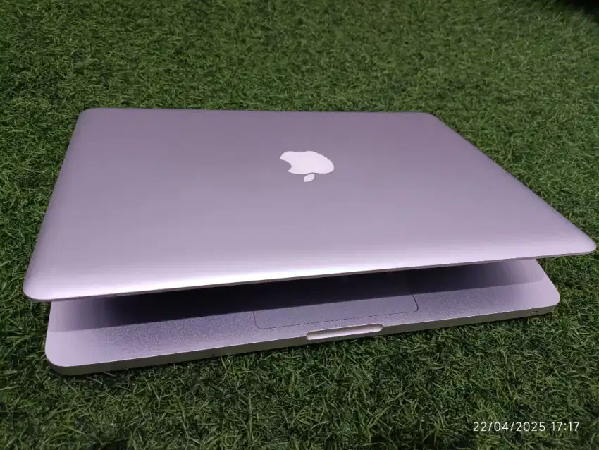JUAL CEPAT Macbook pro 2011 13 Dual Boot (Windows & Osx Sierra)