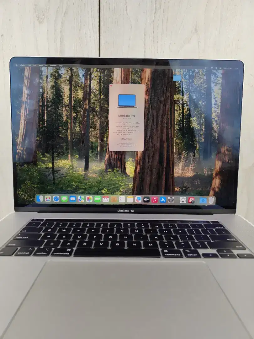 Macbook Pro 2019 Ram 16 Ssd 1 tb core i9 lyar 16 inch lngkap buat edit