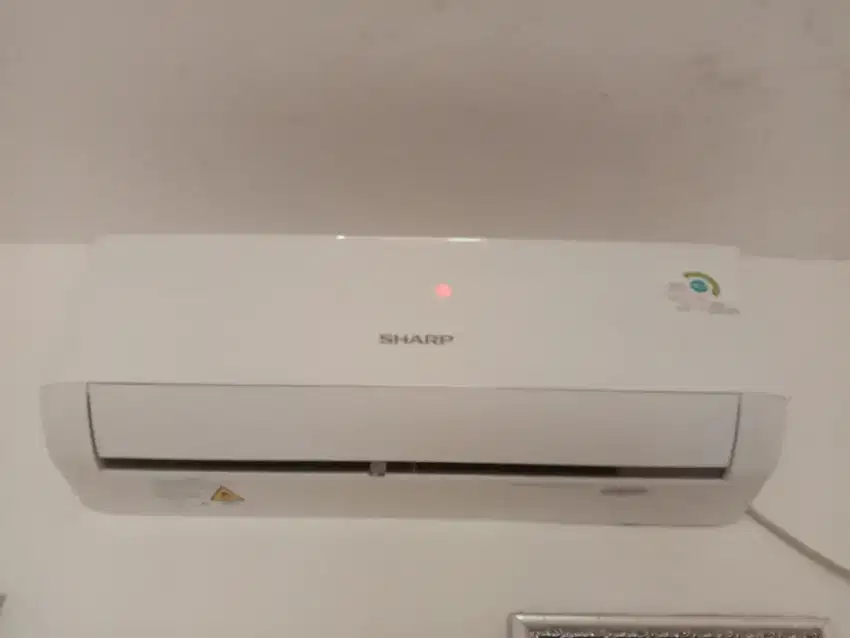 AC sharp dingin pol