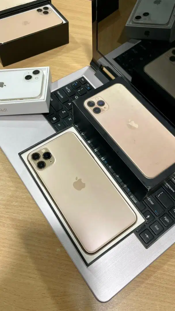 iPhone 11 Promax 256 gb jaringan sudah permanen sehat terawat like new