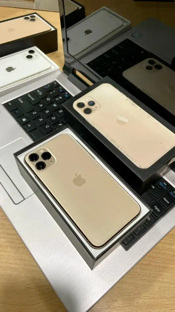 iPhone 11 Pro 256 gb jaringan sudah permanen sehat terawat like new