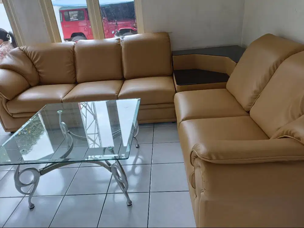 Sofa minimalis menerima perbaikan reparasi renovasi harga bersaing