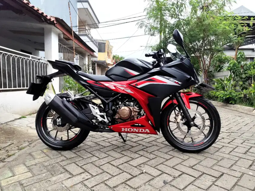 HONDA CBR 150R 2020 KM 8 RB AN PAJAK ON