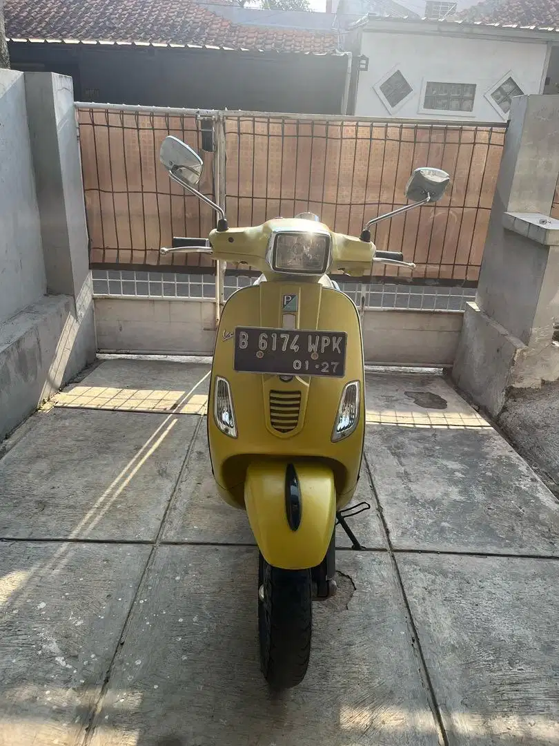 Piaggio Vespa S 125 3V IE AT Tahun 2016 Warna Kuning 22.500.000 Nego