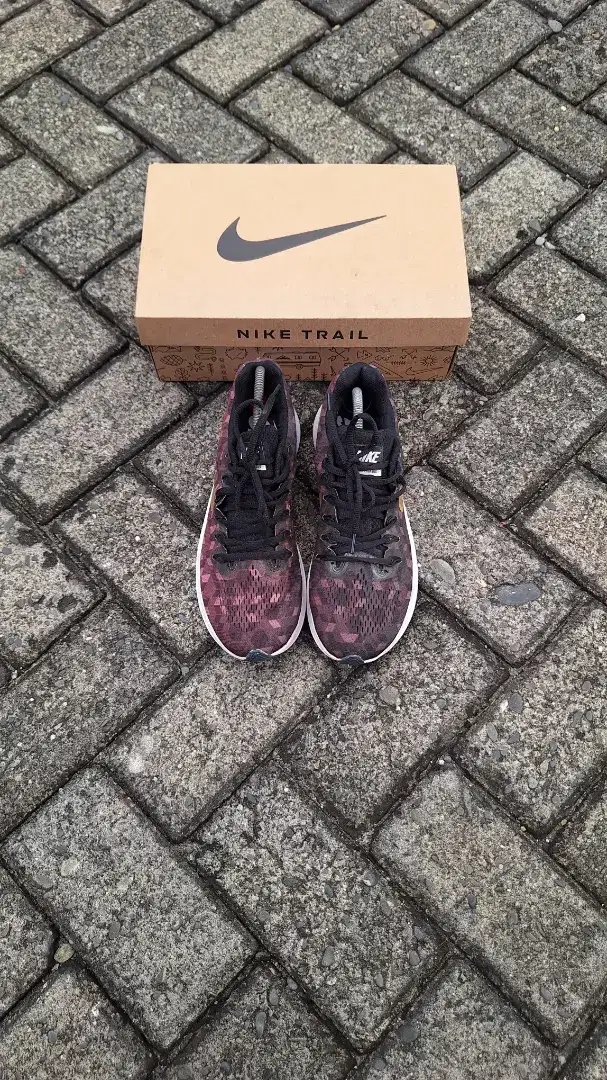 SEPATU NIKKE ZM RUNNING