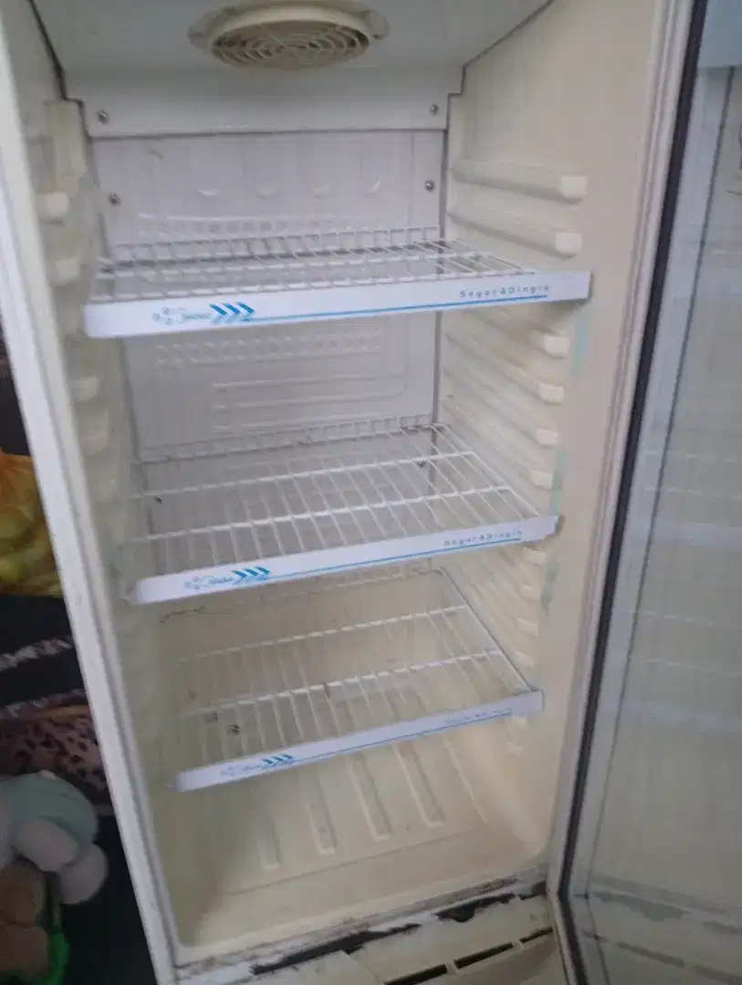 Dijual Show case Midea second