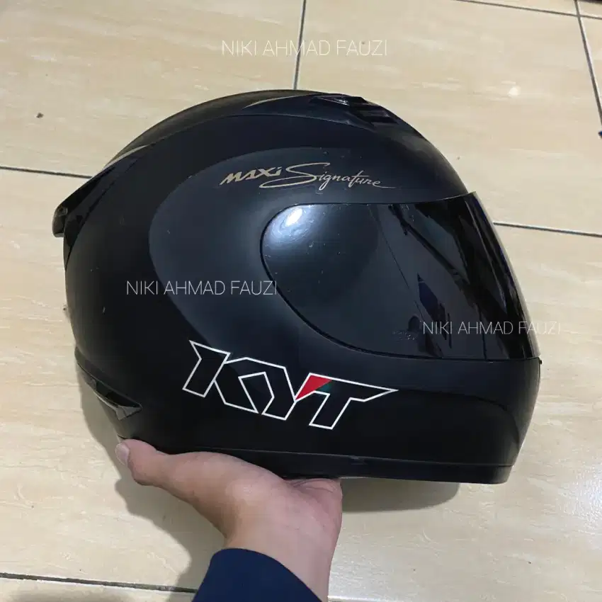 Helm KYT R10 Fullface L Hitam doff (matte black)