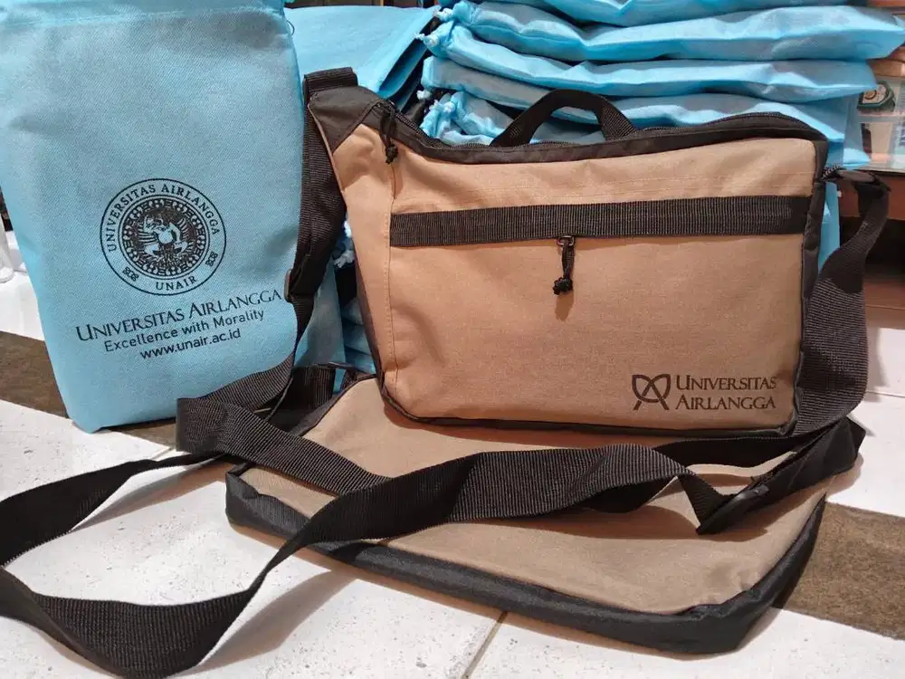 Souvenir Gantungan Kunci Akrilik Karet Besi Tali Lanyard Tas Spunbond