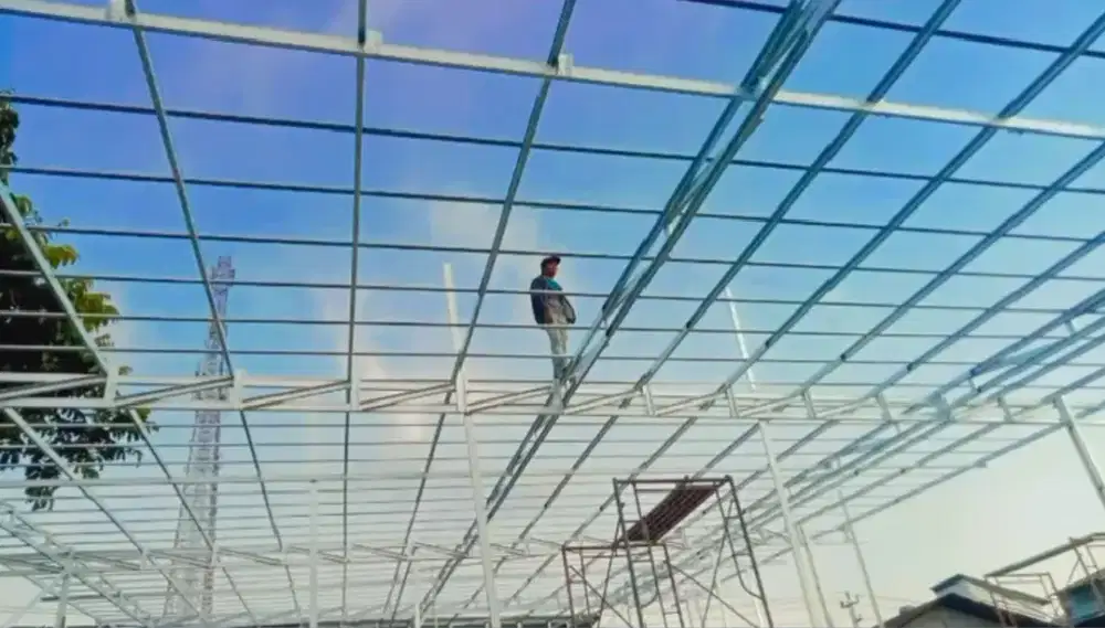 Rangka baja ringan atap galvalum